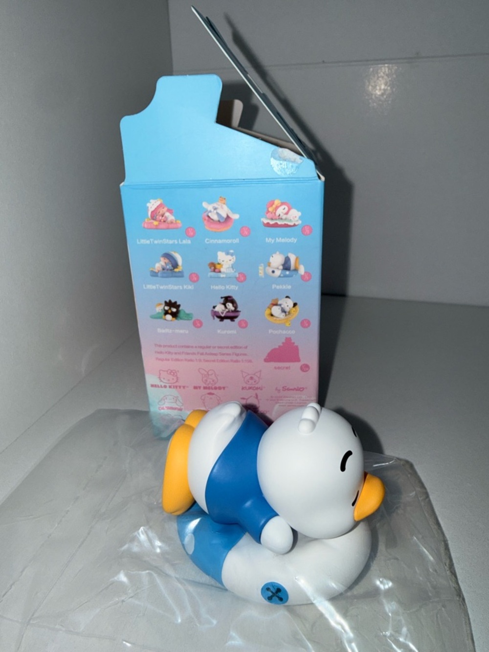 POP MART HELLO KITTY & FRIENDS FALL ASLEEP Sanrio Pekkle Figure